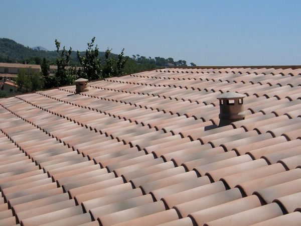 Toiture rénovée avec vue mer — SARL Neves dans le Var