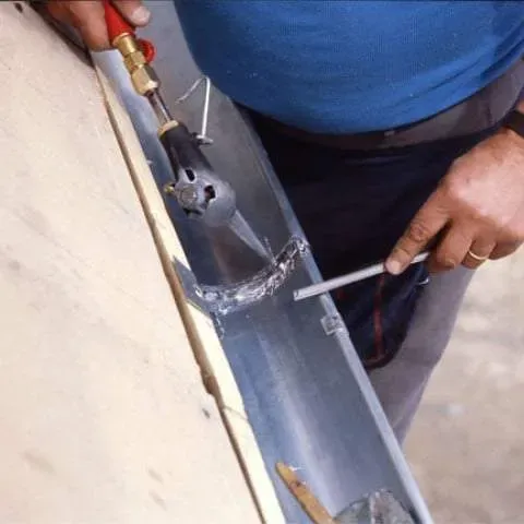 Travaux de toiture à Le Val — SARL Neves